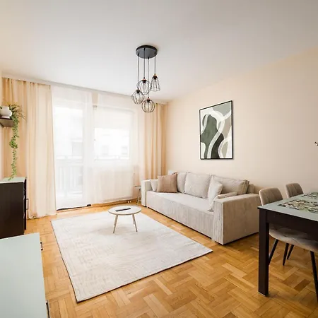 National Stadium Charming Apartment *